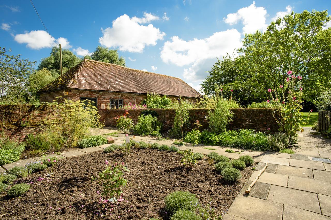 Hotel All Hallows Farmhouse Wimborne Saint Giles Exterior foto